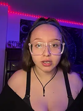 Snapshot of mommynxttie chatting on February 28, 2026, 6:57 am mommynxttie online show from February 28, 2026, 6:57 am