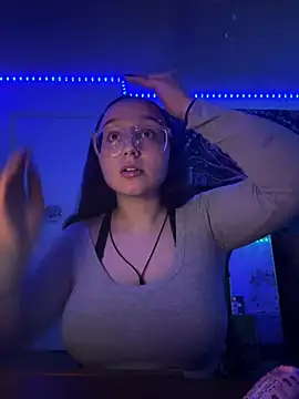 Snapshot of mommynxttie chatting on March 8, 2026, 9:56 am mommynxttie online show from March 8, 2026, 9:56 am