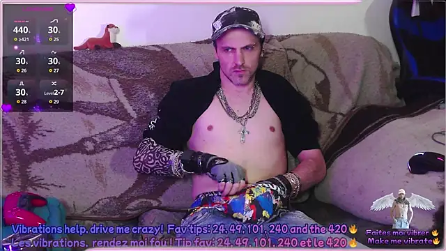 SwatRocShy online show from April 14, 2026, 6:07 am