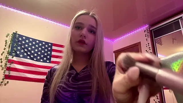 MiaBerlateen online show from February 26, 2026, 6:30 pm