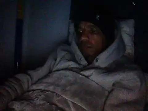 lavelle26 online show from April 22, 2026, 7:42 pm