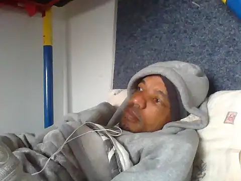 lavelle26 online show from April 24, 2026, 6:48 am