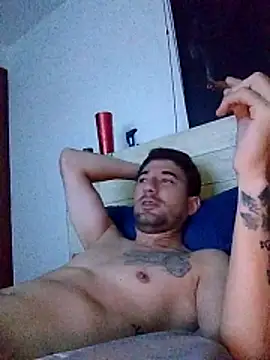 Snapshot of Camilo696903 chatting on June 4, 2026, 10:14 pm Camilo696903 online show from June 4, 2026, 10:14 pm