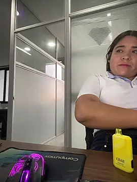 Emily Harpeer online show from March 4, 2026, 11:40 am