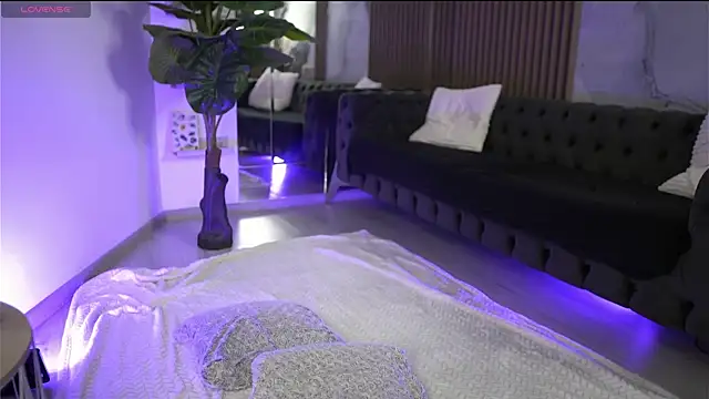 VansessaNyx online show from April 3, 2026, 9:21 pm