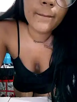 Zoe Renata online show from April 18, 2026, 10:17 am