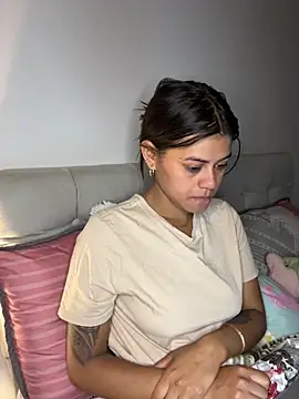 RachelWeisz  online show from April 13, 2026, 10:08 am