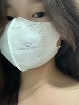 Rin-yiyi online show from February 11, 2026, 5:02 pm