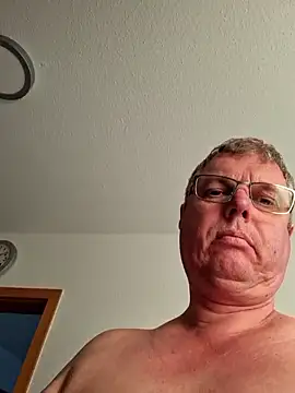 nackedei071 online show from May 7, 2026, 6:11 pm
