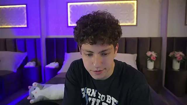 StefanBev online show from April 17, 2026, 7:38 pm