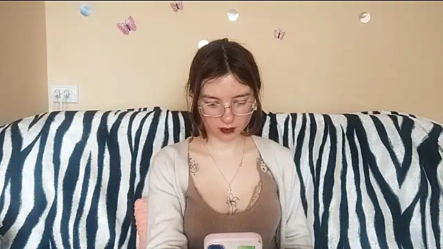 LanitaHemple online show from April 20, 2026, 1:13 pm