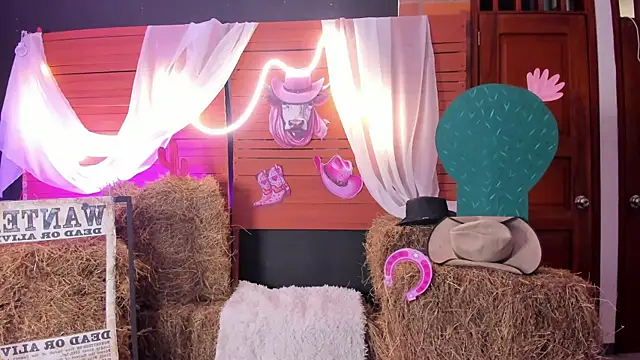 Mia Naive online show from March 21, 2026, 11:47 am