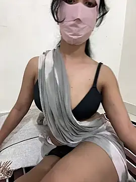 Snapshot of Hello_Priya16 chatting on July 30, 2026, 1:05 am Hello Priya16 online show from July 30, 2026, 1:05 am