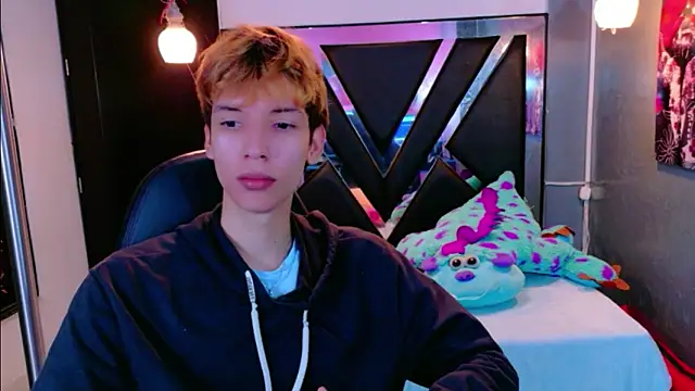 Snapshot of Liam_Green1 chatting on February 10, 2026, 11:53 am Liam Green1 online show from February 10, 2026, 11:53 am