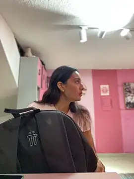 -BabyLuna online show from April 18, 2026, 12:51 pm