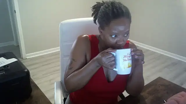 bisexualbeauty50 online show from February 23, 2026, 2:06 pm