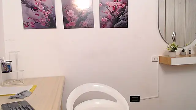 Kitty f00x online show from March 7, 2026, 7:19 pm