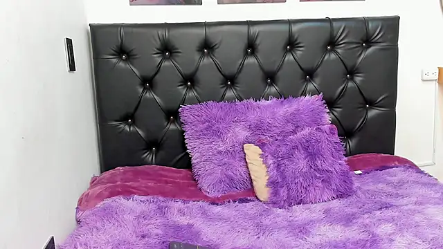 Snapshot of Kitty_f00x chatting on July 22, 2026, 1:02 pm Kitty f00x online show from July 22, 2026, 1:02 pm