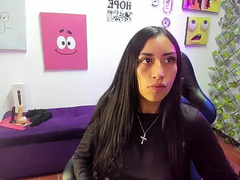 TiffanyDream8 online show from March 3, 2026, 9:33 pm