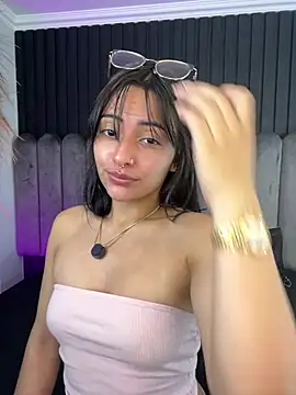 Nanda vixen  online show from March 21, 2026, 8:46 pm