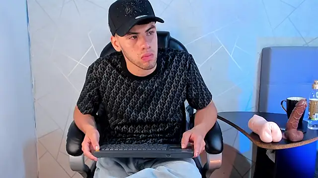 Milo Thompson online show from March 30, 2026, 4:14 am