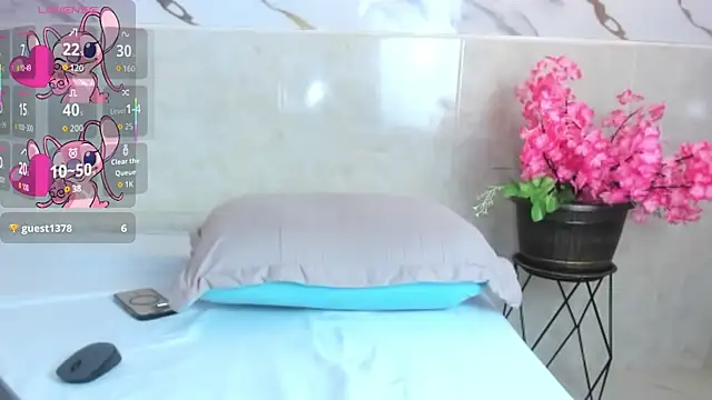 Snapshot of camiifox_ chatting on February 20, 2026, 12:18 pm camiifox online show from February 20, 2026, 12:18 pm