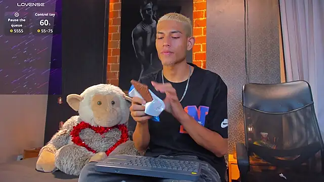 ItsZairen online show from February 19, 2026, 5:59 am