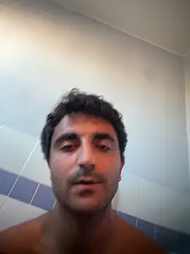 Snapshot of elia2711 chatting on May 20, 2026, 5:21 pm elia2711 online show from May 20, 2026, 5:21 pm
