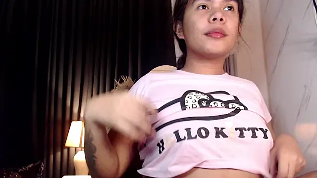 Snapshot of Mooree_naba chatting on November 15, 2025, 11:14 am Mooree naba online show from November 15, 2025, 11:14 am