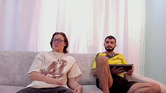 close friends online show from May 8, 2026, 1:48 pm