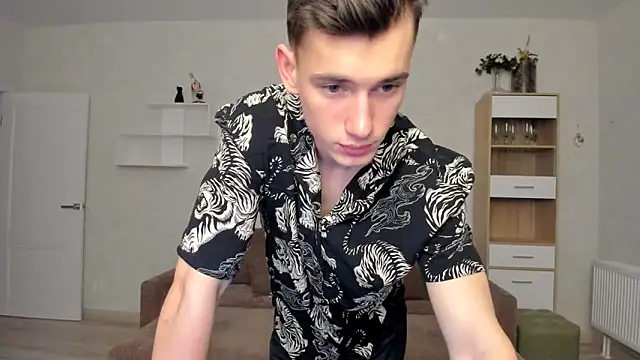 Max foks  online show from February 15, 2026, 5:01 pm