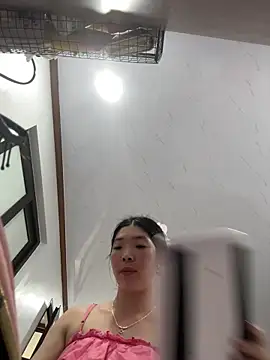 cuty lusy online show from April 1, 2026, 2:24 am