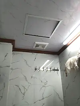 cuty lusy online show from April 21, 2026, 4:08 am