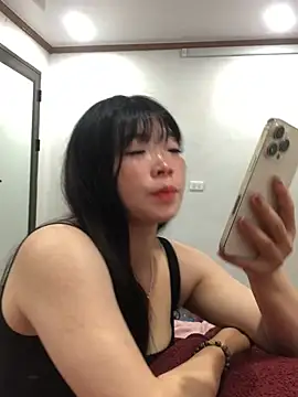 cuty lusy online show from April 3, 2026, 2:23 pm