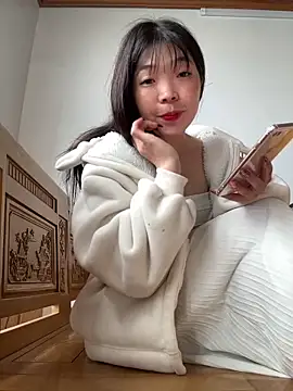 cuty lusy online show from March 9, 2026, 3:21 am