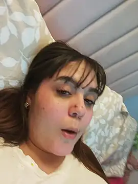 Snapshot of its_lauu_ chatting on August 6, 2026, 5:02 am its lauu online show from August 6, 2026, 5:02 am