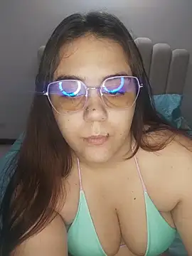 Snapshot of its_lauu_ chatting on May 2, 2026, 5:23 am its lauu online show from May 2, 2026, 5:23 am