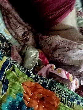 Snapshot of sonamjian chatting on February 9, 2026, 3:32 pm sonamjian online show from February 9, 2026, 3:32 pm
