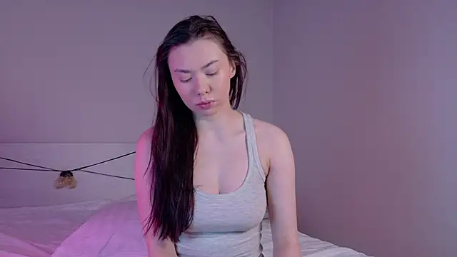 Snapshot of gwenonl1ne chatting on April 22, 2026, 1:07 pm gwenonl1ne online show from April 22, 2026, 1:07 pm