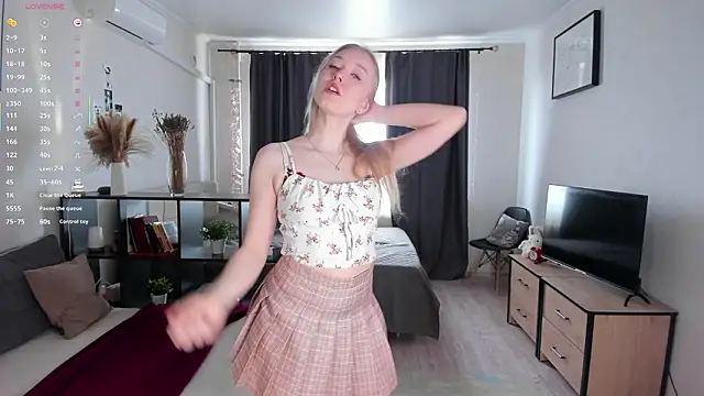 AmyLouWood online show from March 23, 2026, 9:20 am