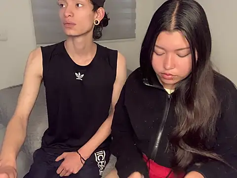 Snapshot of Damn__Love chatting on July 16, 2026, 9:34 pm Damn Love online show from July 16, 2026, 9:34 pm