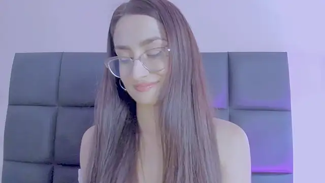 AndraCyruss online show from June 6, 2026, 12:16 am