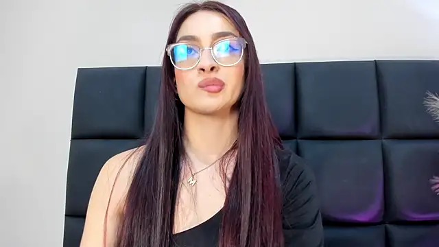 AndraCyruss online show from February 10, 2026, 10:42 pm