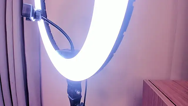 Alessia Gold online show from February 12, 2026, 7:57 pm