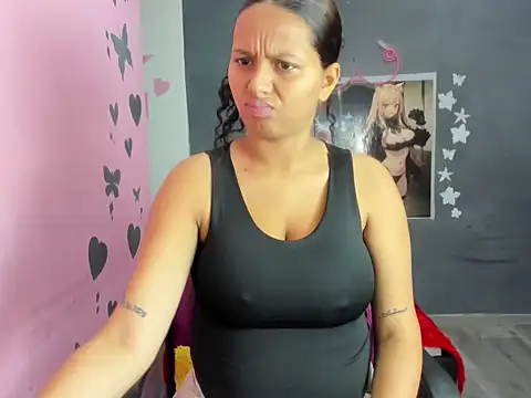 Luna white1 online show from March 18, 2026, 7:15 pm