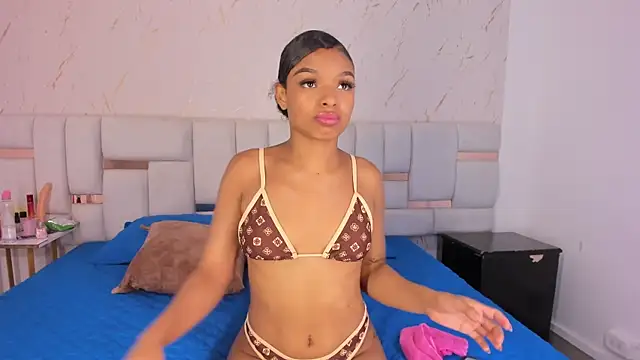 Snapshot of hermione_brown chatting on March 3, 2026, 8:49 pm hermione brown online show from March 3, 2026, 8:49 pm