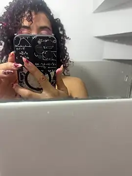 Woo isDaphne online show from March 22, 2026, 11:06 pm