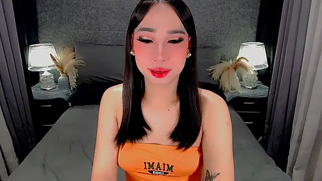 Snapshot of saphira_fucks chatting on February 9, 2026, 6:28 pm saphira fucks online show from February 9, 2026, 6:28 pm