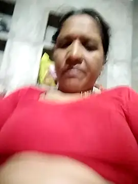 Snapshot of Loomaraj chatting on July 18, 2026, 3:42 pm Loomaraj online show from July 18, 2026, 3:42 pm