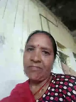 Snapshot of Loomaraj chatting on July 9, 2026, 7:31 am Loomaraj online show from July 9, 2026, 7:31 am